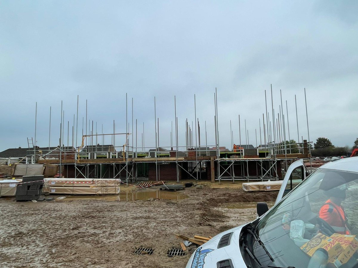 vertecscaffold's tweet photo. New job at Thirsk, 47 New build houses well under way.

If you want a company you can trust and deliver on time give us a call for a free quotation 01642 455557
Or email us info@vertecscaffolding.co.uk

#safeaccesstohighplaces https://t.co/GPLkKAE67F