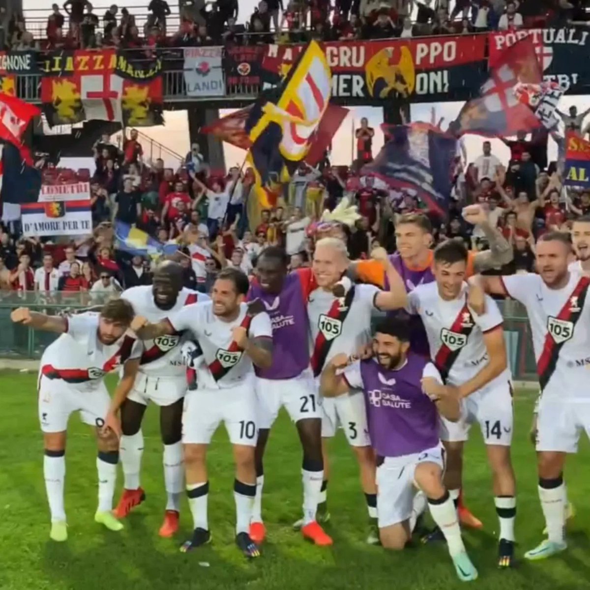 lennart_czy_fan's tweet photo. Ternana-Genoa 1️⃣-2️⃣ 💪🔴🔵
#TernanaGenoa #importantwin #Czyborra #Czyboisback 💪💪 https://t.co/nATbHcn38P