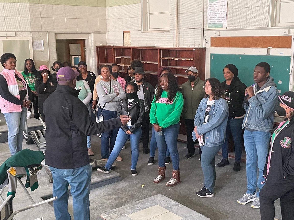ldomegaAKA's tweet photo. What a great morning spent with the LDO Chapter of Alpha Kappa Alpha Sorority, Inc. and our Debutantes as Mr. Jeremy Collins shared his vision for what he plans to bring to the community with his purchase of the old Williamston High School. #communityservice #projectcleanup https://t.co/M4uSxTV9JA