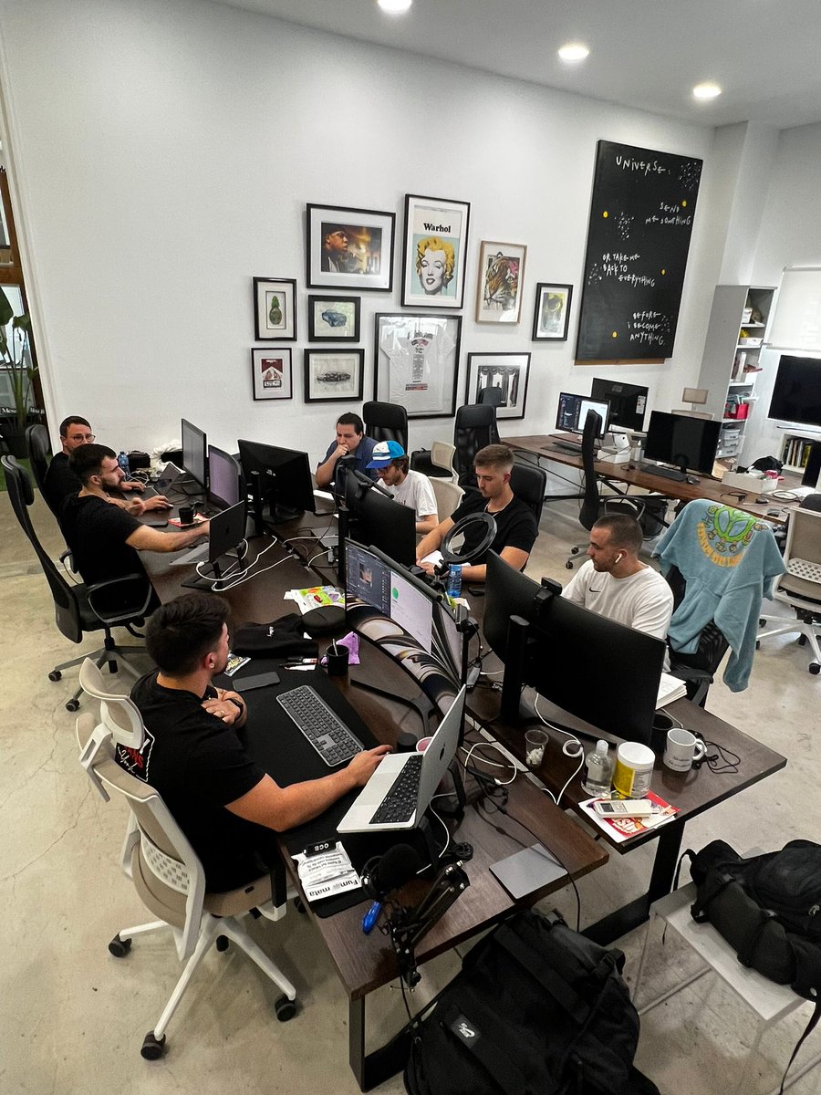 DavidBelsize's tweet photo. T⭐️E⭐️A⭐️M  @MisphitsNFT at @w3stdao HQ https://t.co/b54jX0UGTn