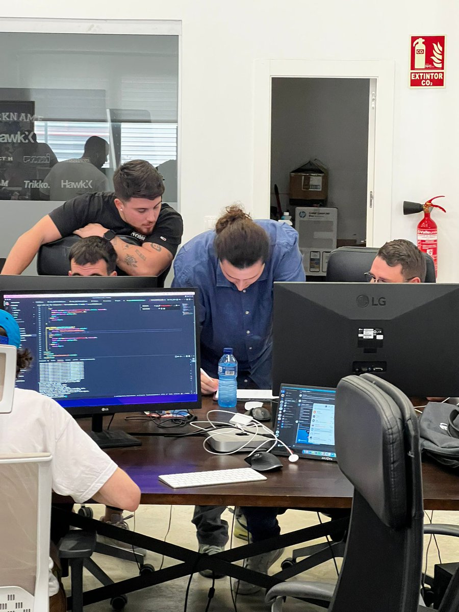 DavidBelsize's tweet photo. T⭐️E⭐️A⭐️M  @MisphitsNFT at @w3stdao HQ https://t.co/b54jX0UGTn