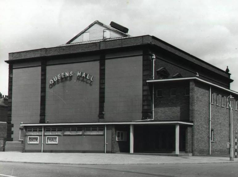 22 October 1962 – The Beatles perform for the fourth and penultimate time at the Queen’s Hall in Widnes, Lancashire. Also on the bill tonight are The Merseybeats, The Chants and Lee Curtis & The All-Stars, whose drummer is a certain Pete Best... #TheBeatles