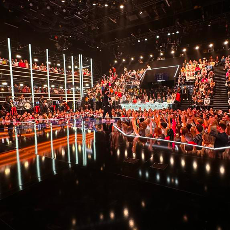 StarAcademyTF1's tweet photo. H-1 : le public est prêt !! Avec qui regardez-vous le prime #StarAcademy de ce soir ? 🔥 😜
👉 RDV dès 21H10 sur @TF1 et @MYTF1 en direct