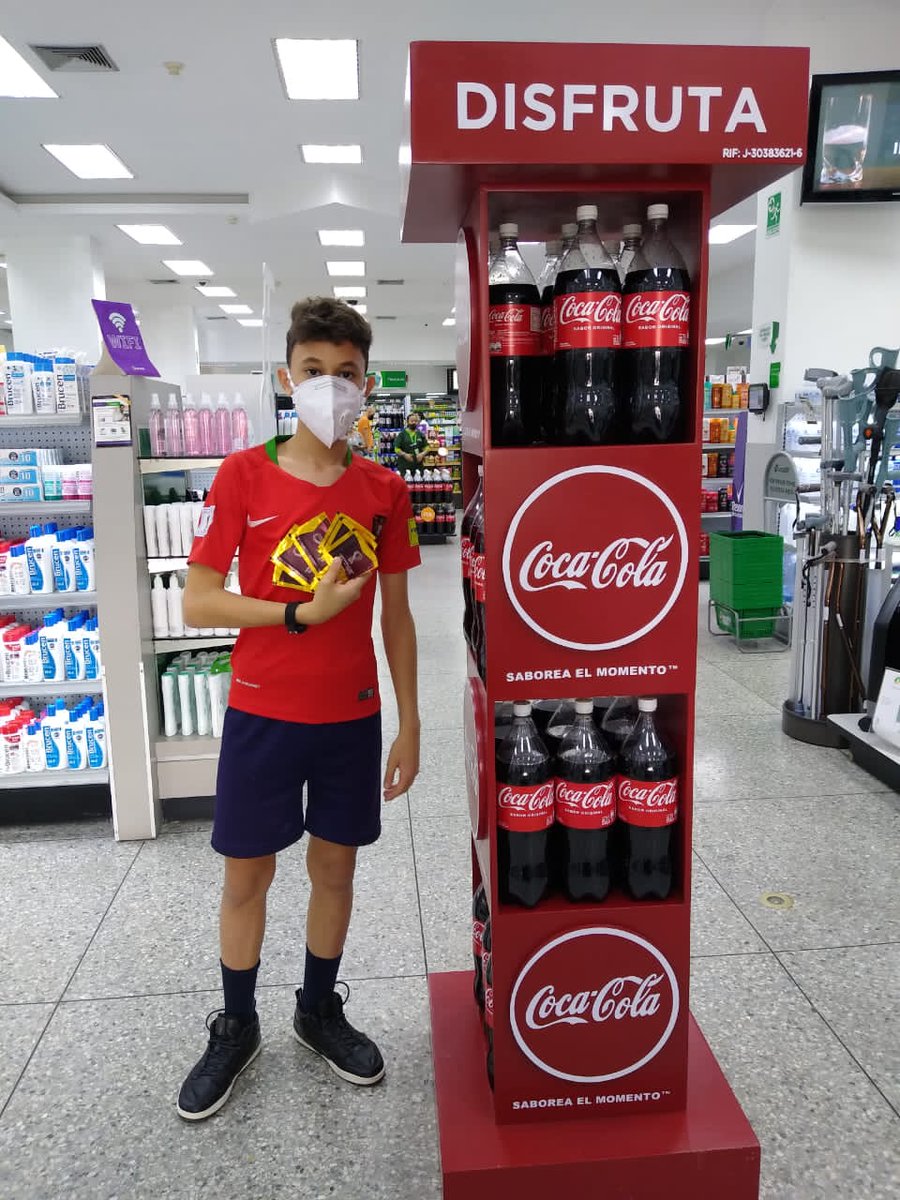 LocatelVzla's tweet photo. Locatel #LosDosCaminos tiene las puertas abiertas para El Cambiazo y la #promocambiazolocatel 🥤⚽ https://t.co/muHBzVM4QJ