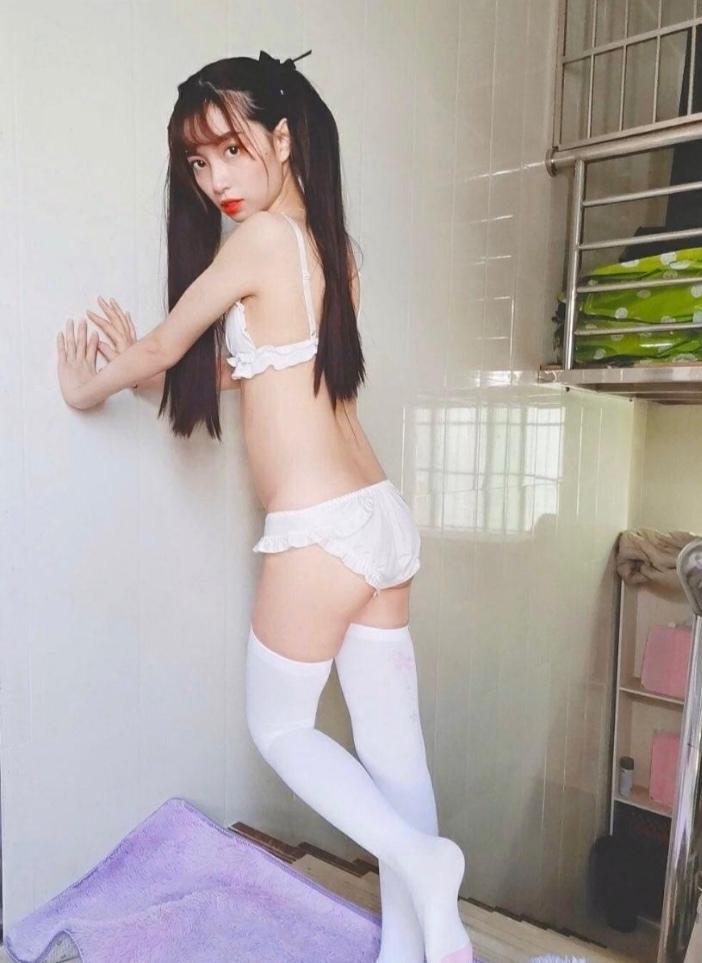 cxay666's tweet photo. #母狗 #反差婊 #调教 https://t.co/w8zKuiiCKo