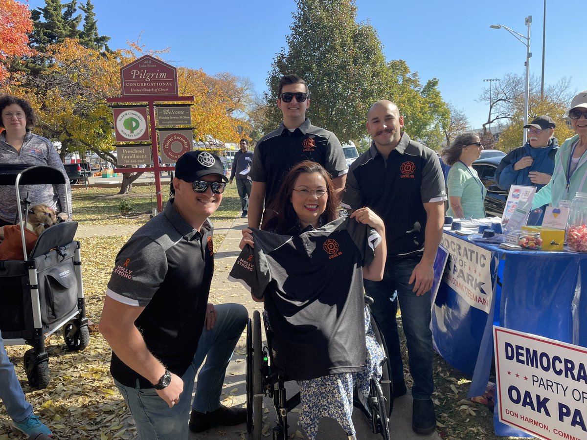 RobertT32233819's tweet photo. Local 95 members out supporting US Senator Tammy Duckworth, Representative Camille Lilly and the Workers Rights Amendment at the Oak Park Farmers Market! #workersrightsamendment #harmon4senate #associatedfirefightersofillinois #local95 #representativelilly https://t.co/6UhHZMs04q
