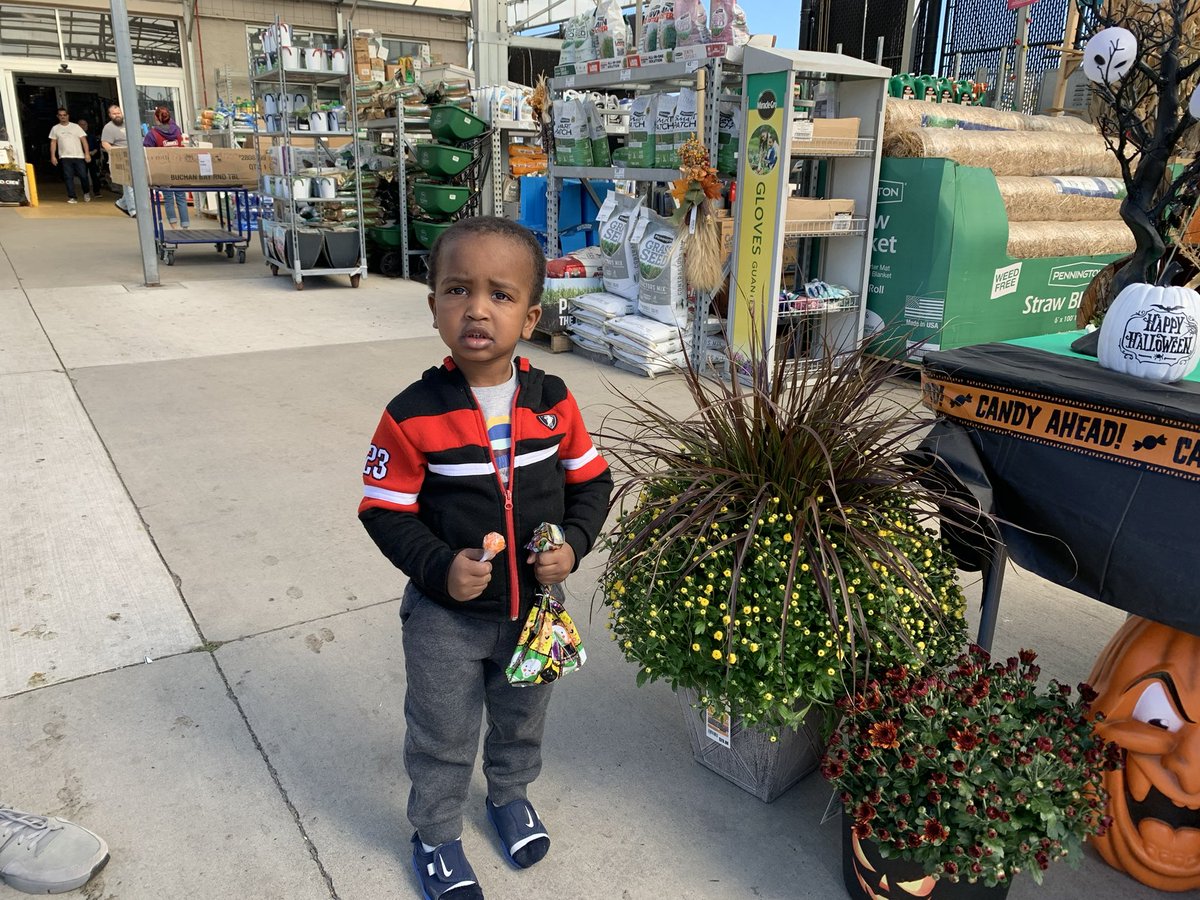 candycoated1978's tweet photo. Trick or Treat event.  SPOOKY. 
@KerreLeland @FerdGonzalez01 @rodney54084585 @0631S @Jesus58412030 @LauraGi39690389 https://t.co/xqDKSn5tQT