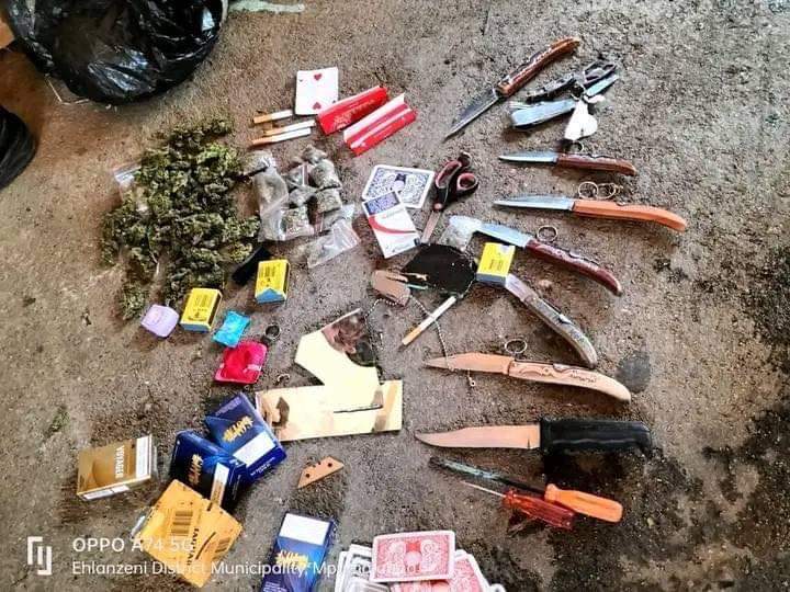 Veetra__'s tweet photo. MPUMALANGA-The Department of Education and SAPS visited three schools in Barberton yesterday and they found dagga and knives on learners. https://t.co/4xfsuzTYeI