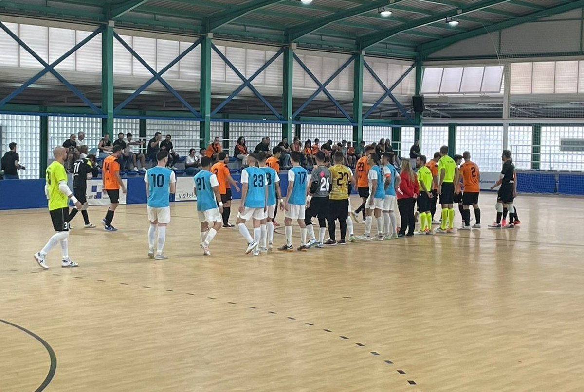 FÚTBOL SALA 📝 |

⚪🔵 <a href="/FSIrefrank/">FS IREFRANK ELCHE/CZDS ABRIL</a> 2️⃣🆚2️⃣ <a href="/FSPicassent/">FSPicassent</a> 🟠⚫

⚽ 1-0 | Paco
⚽ 2-1 | Samu

🎙️ El equipo, dirigido por <a href="/SeseSelva/">Manuel Sese Selva</a>, se queda a las puertas.

👉🏻 Empate de mérito ante un rival enrachado.
👉🏻 Los ilicitanos suman si cuarto punto del curso.
👉🏻 Igualada con bien sabor.