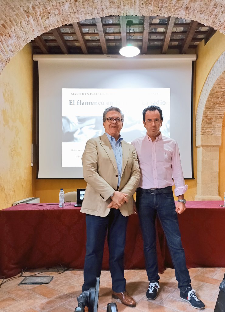 ildefon_vergara's tweet photo. Sensacional experiencia con los alumnos del Máster Interuniversitario de "Investigación y Análisis del flamenco" en el Palacio Villapanés #jerezdelafrontera en el primer día. Gracias a Paco Perujo y las universidades @univcadiz @UniHuelva @CanalUGR @Univcordoba @pablodeolavide https://t.co/u8XgBZCTJ5