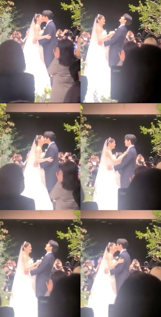 2022/10/22
#YunaKim #김연아
#고우림 #KoWoorim 
결혼식 
고우림 ♡ 김연아 
'동시입장' 김연아♥고우림, 
수백명 앞 키스하다 밀치기까지
n.news.naver.com/entertain/arti…