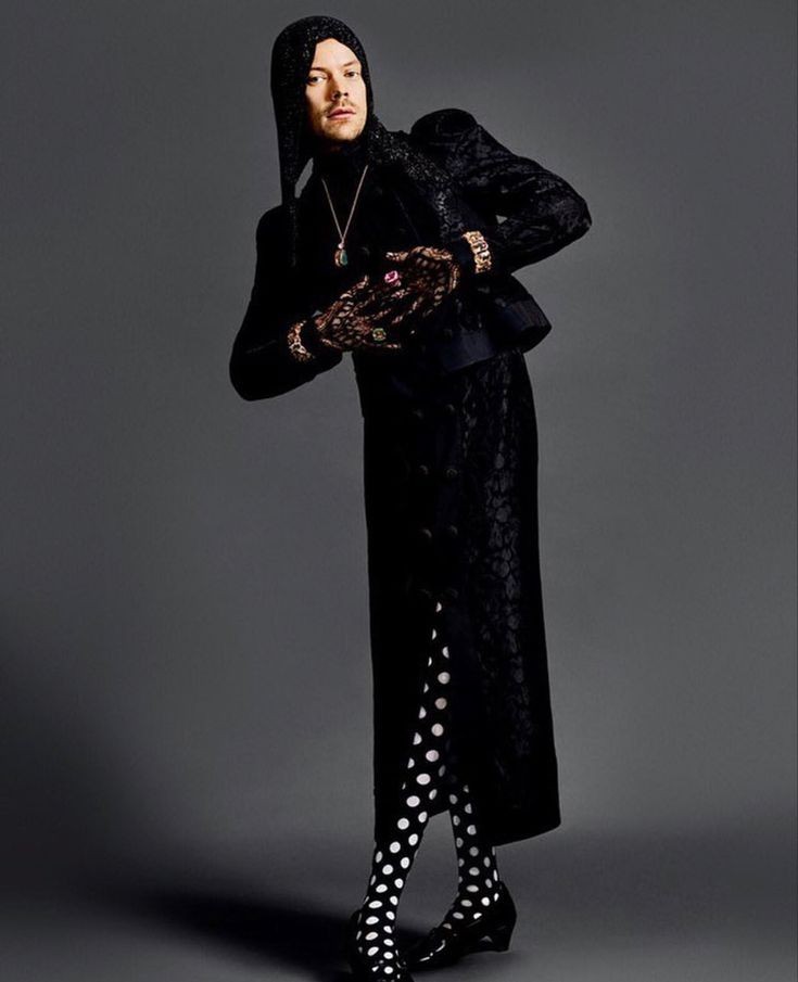 hellasafe's tweet image. Bella Hadid And Harry Styles.