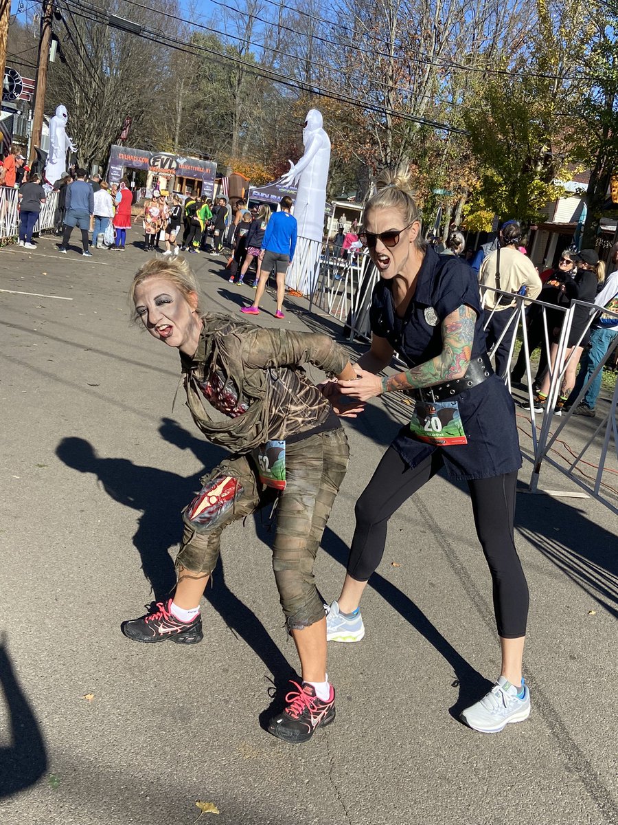 AJBloom2pnt0's tweet photo. Not to brag, but we just won most terrifying costume. So glad to be done! #EVLHalf https://t.co/JC6WVILejJ