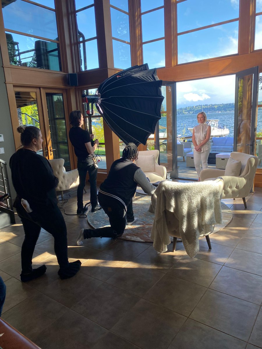 Right_Method's tweet image. Helping you and your brand #standout the RIGHT way.
.
.
.
#TheRightMethod #branding #marketing #storytelling #storytellingforbusiness  #videoproduction #assets #businessgrowth #bts  #insidelook #photoshoot #photo #mediarelations