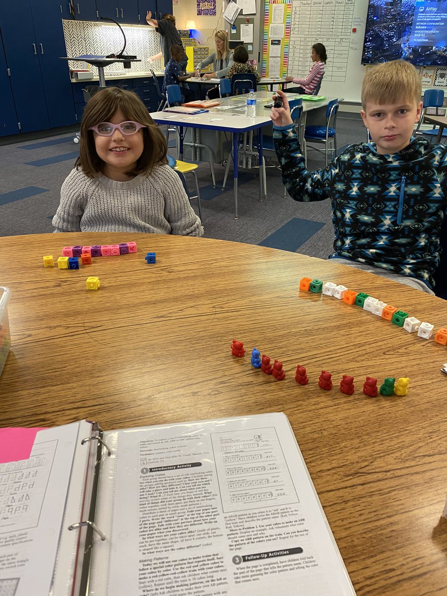 JamiKazdan's tweet photo. These 2 were proud of their patterns 🟩🟦🟩🟦🟩🟦 #room2 @WassWolves https://t.co/iwVyNL4l8P