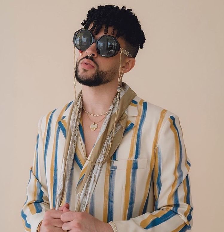 🍀 ¦ Taylor Swift (228M), Bad Bunny’i (183.2M) geçerek Spotify tarihinde günlük en büyük akış rekorunu kırdı.