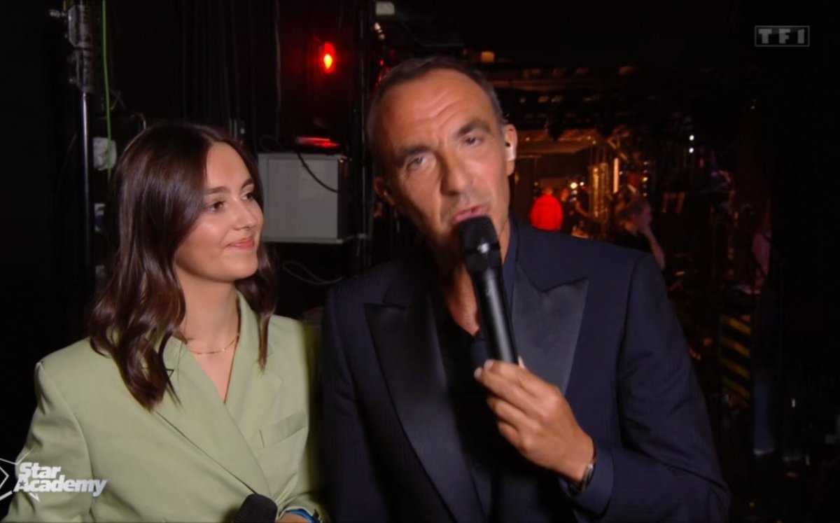 Fantadialo87's tweet photo. "Tout de suite, un nouvel élève qui va nous interpréter "PUB", un magnifique titre de 15mn."
#staracademy2022 https://t.co/rRr17GFoys
