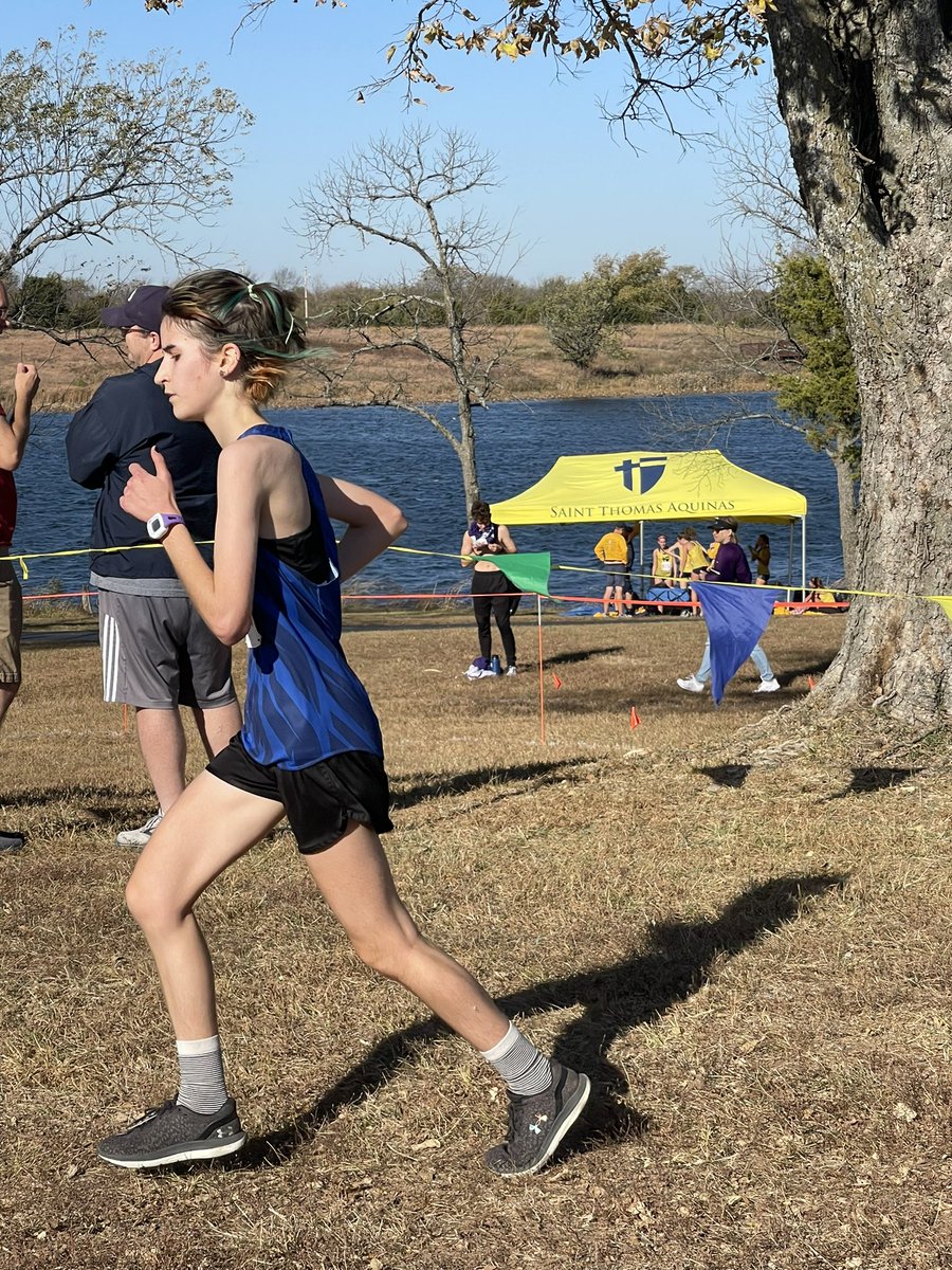 cross_sumner's tweet photo. Sumner Cross County at Lexington Lake Park Girls 5A regionals. Great job ladies. @kckps_sumner https://t.co/nktjbgTSMp