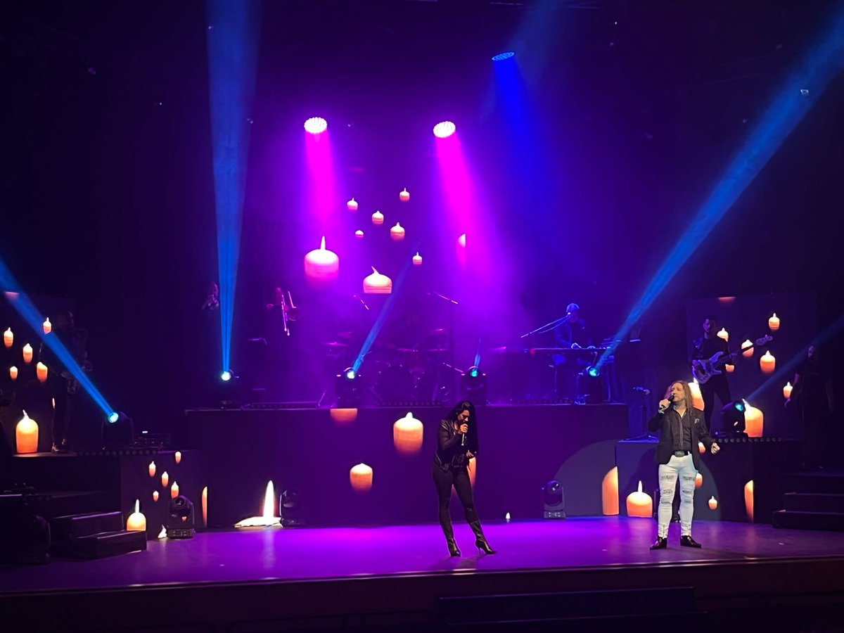 LaNuciaES's tweet photo. 🔝🔝Lleno absoluto en l’@AuditoriMed para el estreno de “History of Rock 🎸 2”
🤩ESPECTACULAR🤩 https://t.co/qGyyniwrs2
