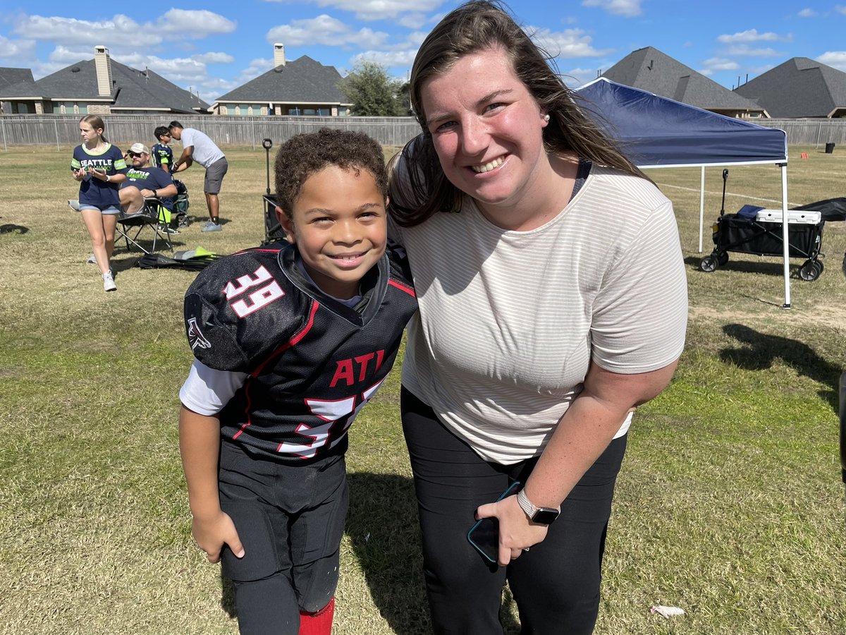 KatCosley's tweet photo. @FielderElem teachers are the best! Shout out to @charlottet4th for taking time out of her weekend to see #frankiej play football 🏈 🎉 It means so much to our littles 💕 #rolemodels #teachersrock https://t.co/fSNlSsX2UW