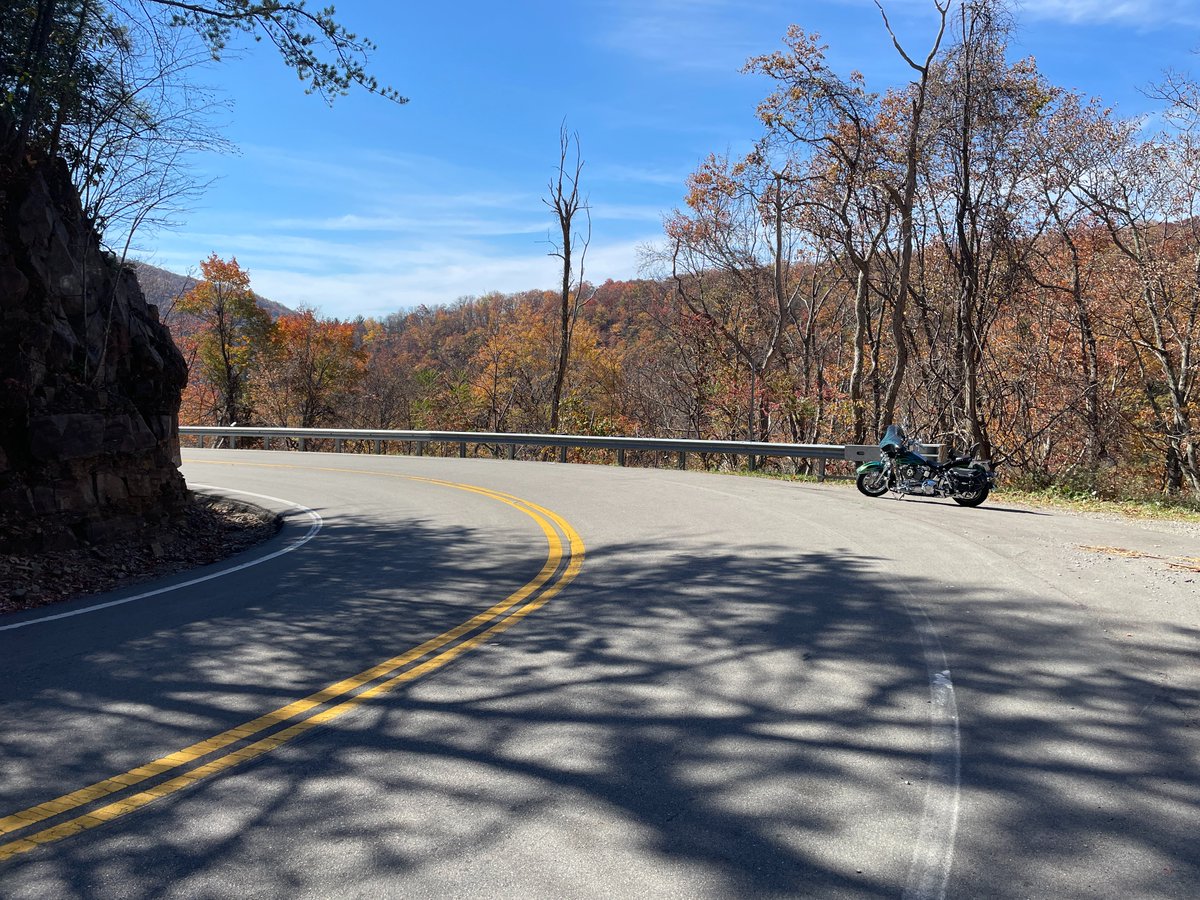 greymatter's tweet photo. Finally warmed up enough to get a ride in today! The leaves in Cherokee National Park were spectacular! #windtherapy https://t.co/mFRa47U7v0