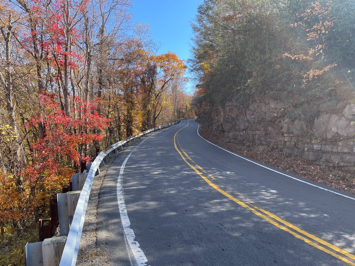 greymatter's tweet photo. Finally warmed up enough to get a ride in today! The leaves in Cherokee National Park were spectacular! #windtherapy https://t.co/mFRa47U7v0