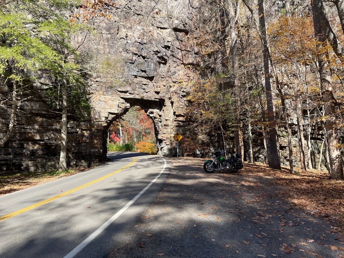 greymatter's tweet photo. Finally warmed up enough to get a ride in today! The leaves in Cherokee National Park were spectacular! #windtherapy https://t.co/mFRa47U7v0