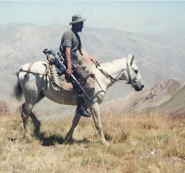 1994, Hakkâri. Bir Türk keskin nişancı devriyedeyken.