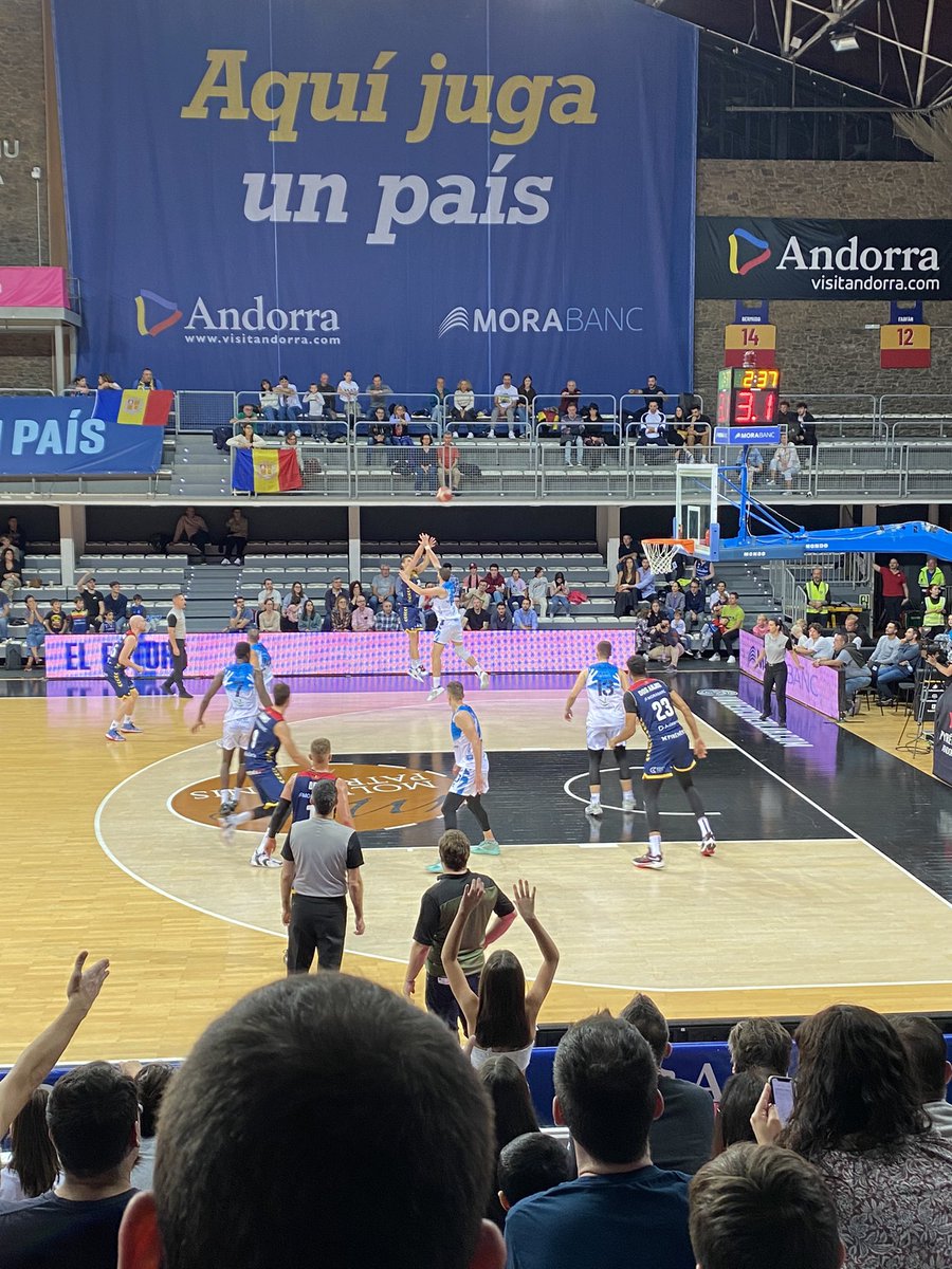 elio_lilo's tweet photo. Poker de victòries! ja van 4!!!🏆
Setmana vinent partit difícil contra @PalenciaBasket
@morabancandorra Mai Por!
#roadtoACB https://t.co/gEXm8xZsCm