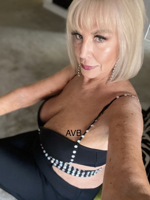 Anneke Van Buren Tampa Mature Goddess 18+ - Well, there's a lot of nasty stuff besides the variant going around so my KN90 is going on everywhere in public again. It's not that big of a deal anyway and I'd like to stay healthy. Love you all! xoxo https://t.co/auiRJp4O7E