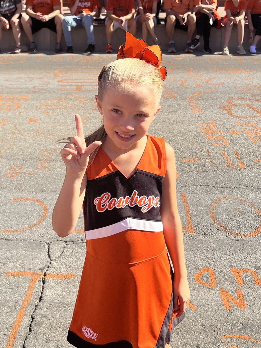 Ranalions's tweet photo. Pistols firing #gopokes https://t.co/KyWOqKNszZ