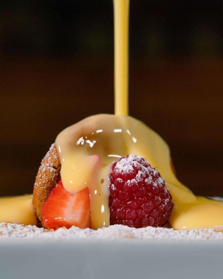 SteveMunson11's tweet photo. The Gull homemade desserts ..#niche pub food 01508492039 https://t.co/tGiF0TwNYe