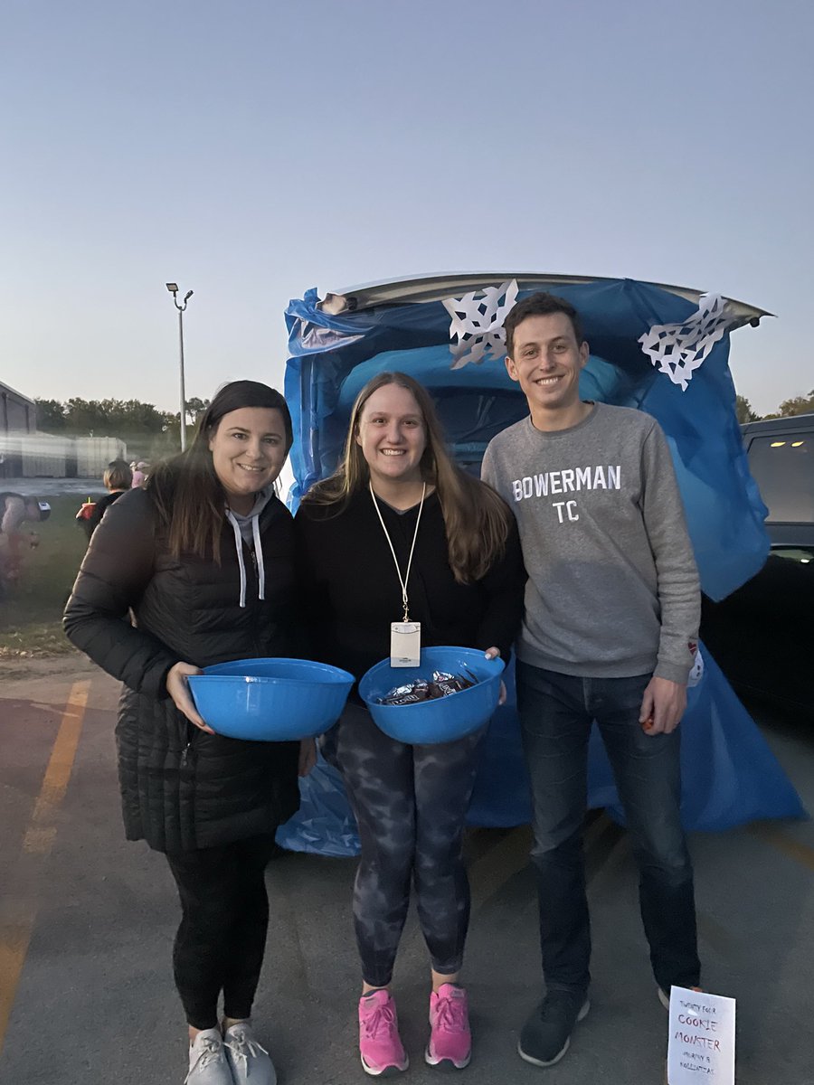 mrs_kollintzas's tweet photo. It was a perfect night at trunk or treat last night! We had so much fun! Thanks @IndianTrail_PTA for a great event! 🎃👻😊 @MrsMurphyDG58 https://t.co/Vm2NsMPWlL