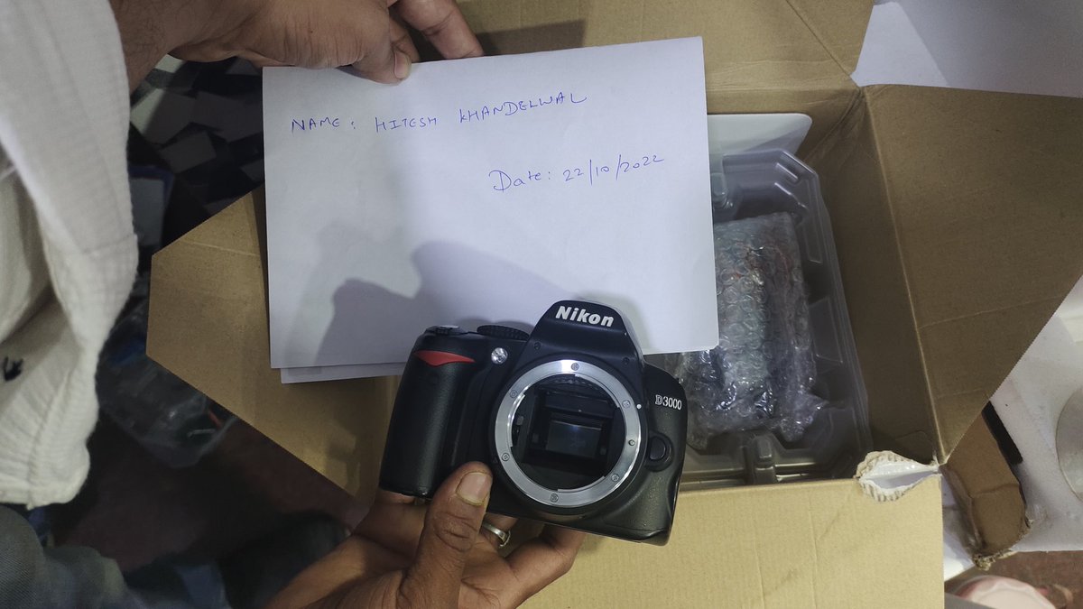 hitskh's tweet photo. @AmazonHelp @consumerforum_
@PiyushGoyalOffc
Received a Nikon camera dummy/rough notebook teared in box of canon camer, while ordered a canon 90 d camera worth 1,11,990/-. No resolution provided. Open fraud and scam done by amazon. It's my hard earned money. Amazon can't loot https://t.co/0VnOLmyEQ4