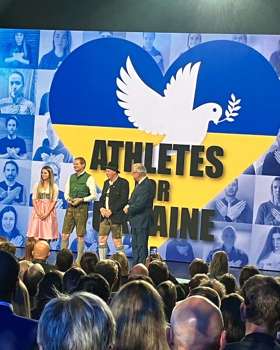 VMSMUC's tweet photo. #athletesforukraine #sportlermitherz #sportpreisbayern #sportpreis2022 #20jahresportpreis @bmwwelt #BayerischerSportpreis https://t.co/kzKfGudUtg