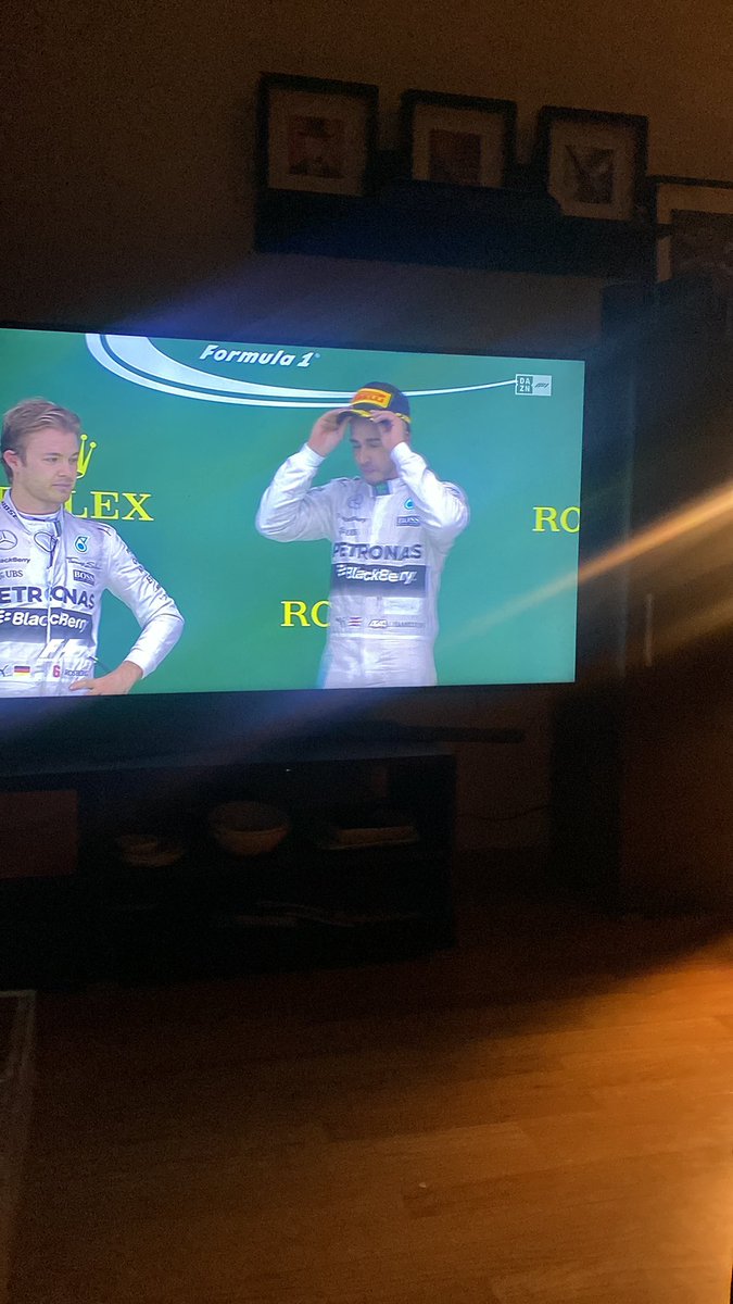 Viendo #CarrerasHistoricas de <a href="/F1/">Formula 1</a> me llama la atención de #BlackBerry amaba ese móvil pero llego #Iphone y… quien se acuerda?