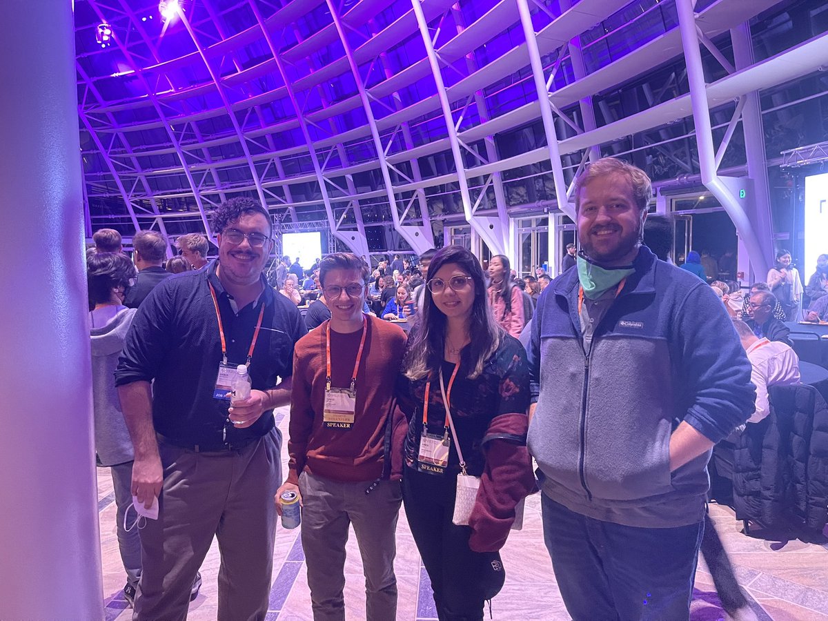 aimen_gaba's tweet photo. Finally back home from @ieeevis. Fortunate to have met some wonderful people and being able to have made amazing friends! Feeling inspired and somewhat recharged for the next year! 
Thank you to the VIS community for being the best 🤗 https://t.co/9OzWzhp5Xn