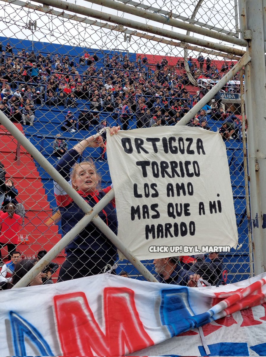 CLICK UP! tweet media