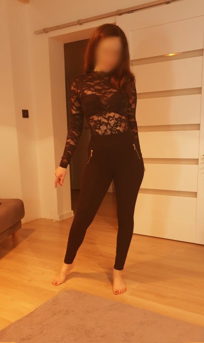 Which of those outfits should I wear while making out with "B" in a club tonight ? 😏. Any suggestions