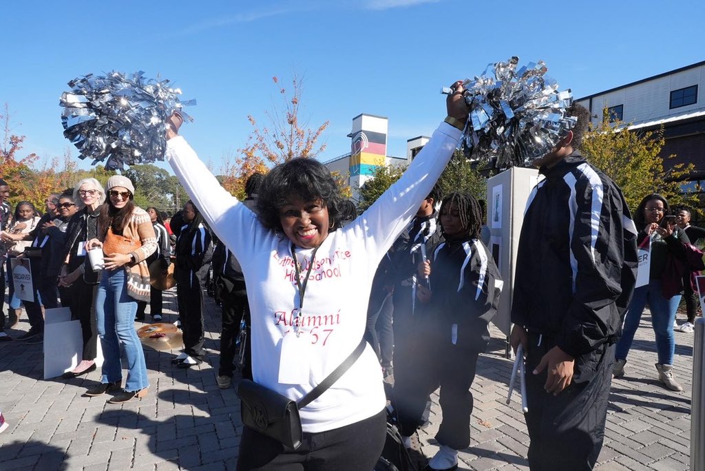 DrLisaHerring's tweet photo. Today the Carver Cluster came together as one to provide resources and celebrate the community. Thank you to our principals,scholars, families and partners for the success of this beautiful event. #OneCarver https://t.co/YXfizd5Ix9