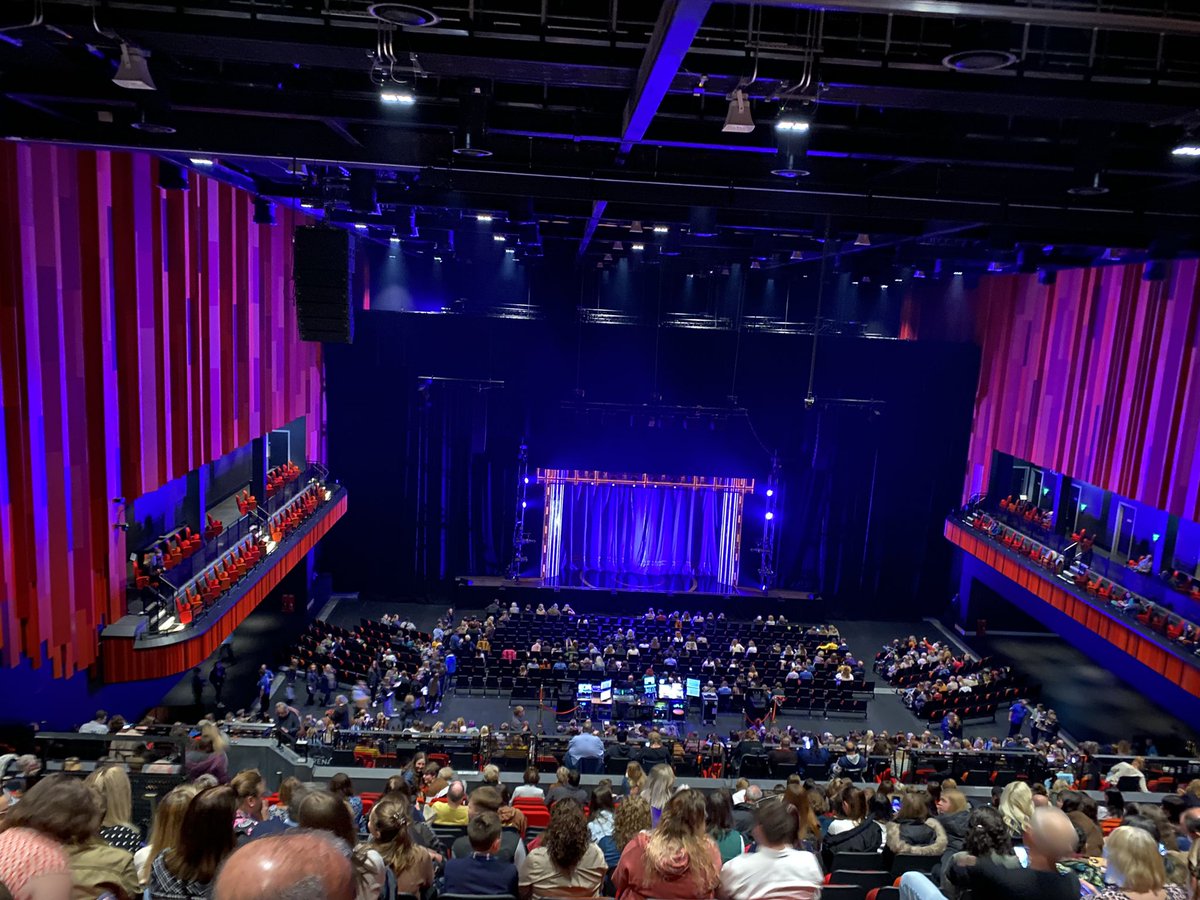 joseph_carterUK's tweet photo. We’re at @ArenaSwansea to watch @sixthemusical . Very excited #DivorcedBeheadedLive https://t.co/4b7l4K0c0V