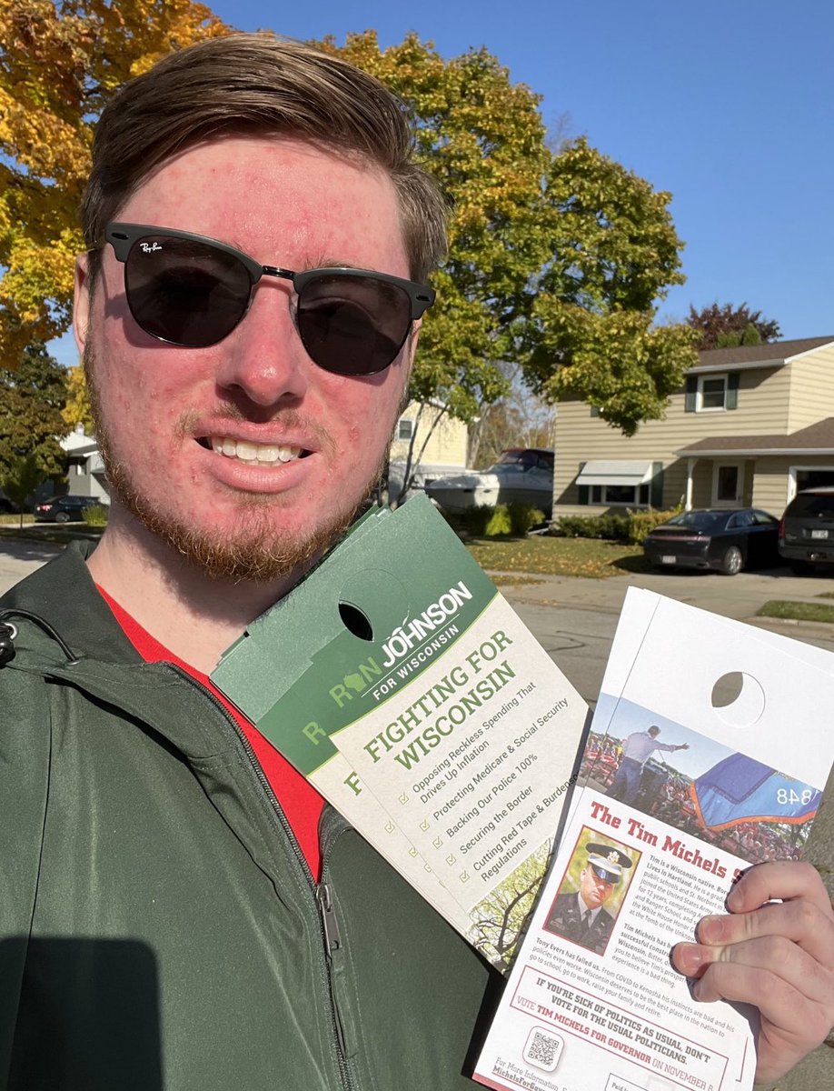 Students for Ron (@studentsforron_) on Twitter photo More Students for Ron out on doors in <a href="/8thForRon/">8th District For Ron</a>!
The movement is growing more and more every day🙌🏻 More Students for Ron out on doors in <a href="/8thForRon/">8th District For Ron</a>!
The movement is growing more and more every day🙌🏻