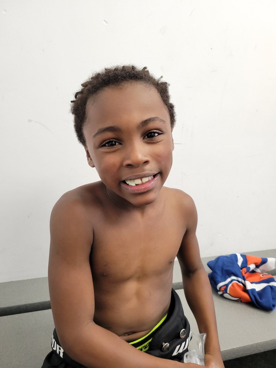 3yearoldskater's tweet photo. WE. MADE. HISTORY 💪🏾
For the first time, I played on an All-Black line in my game today 🖤 https://t.co/G1O15LCvPK