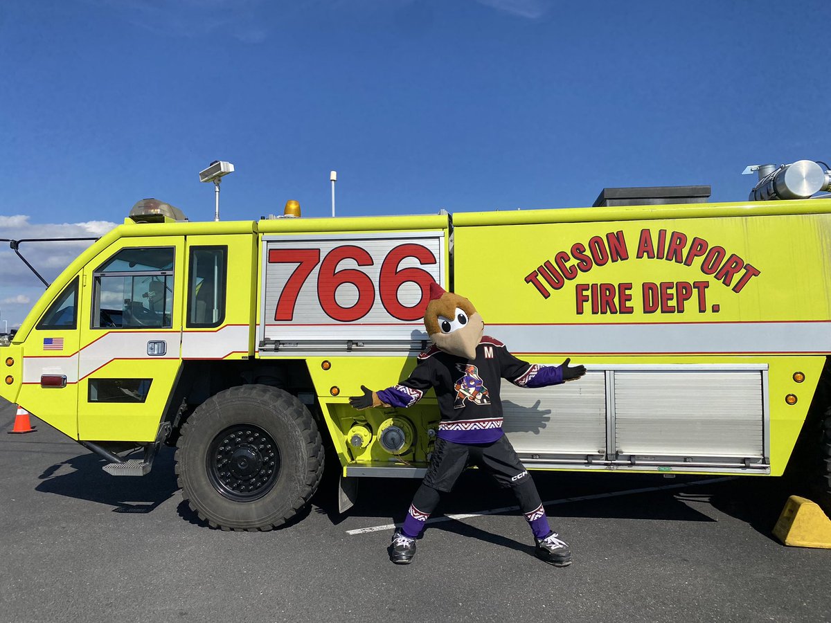dusty16ahl's tweet photo. Getting that motor runnin’ for Opening Night with the @TucsonAirport Police Department! 🏍🚓 https://t.co/xw4rml2Fky
