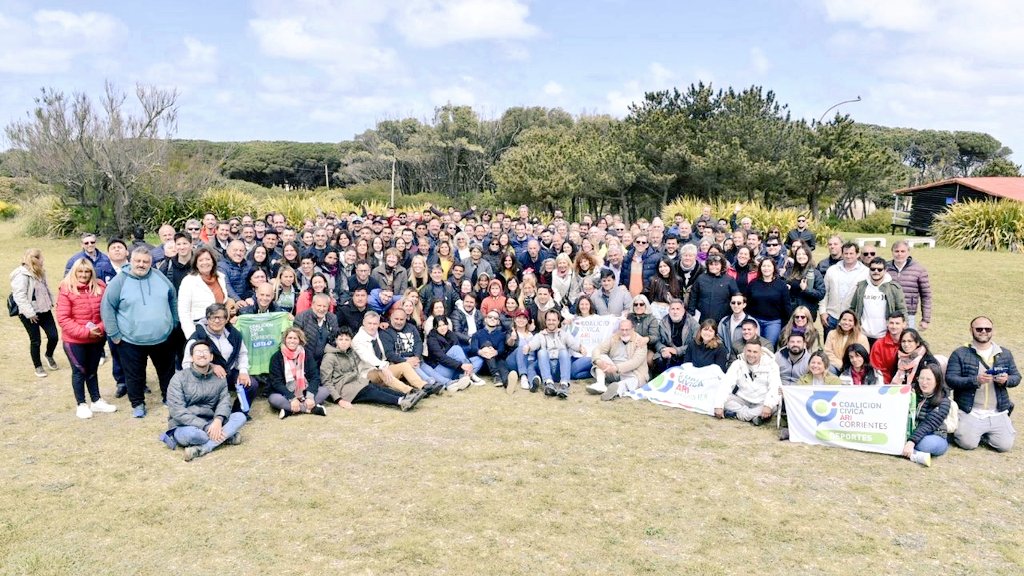 Encuentro de la militancia y dirigentes de la <a href="/ccari_ok/">Coalición Cívica ARI</a> en Mar del Plata, tercera parada de la #CaravanaCivica Federal, preparándonos para lo que se viene en 2023. 💪
#CCARICrece