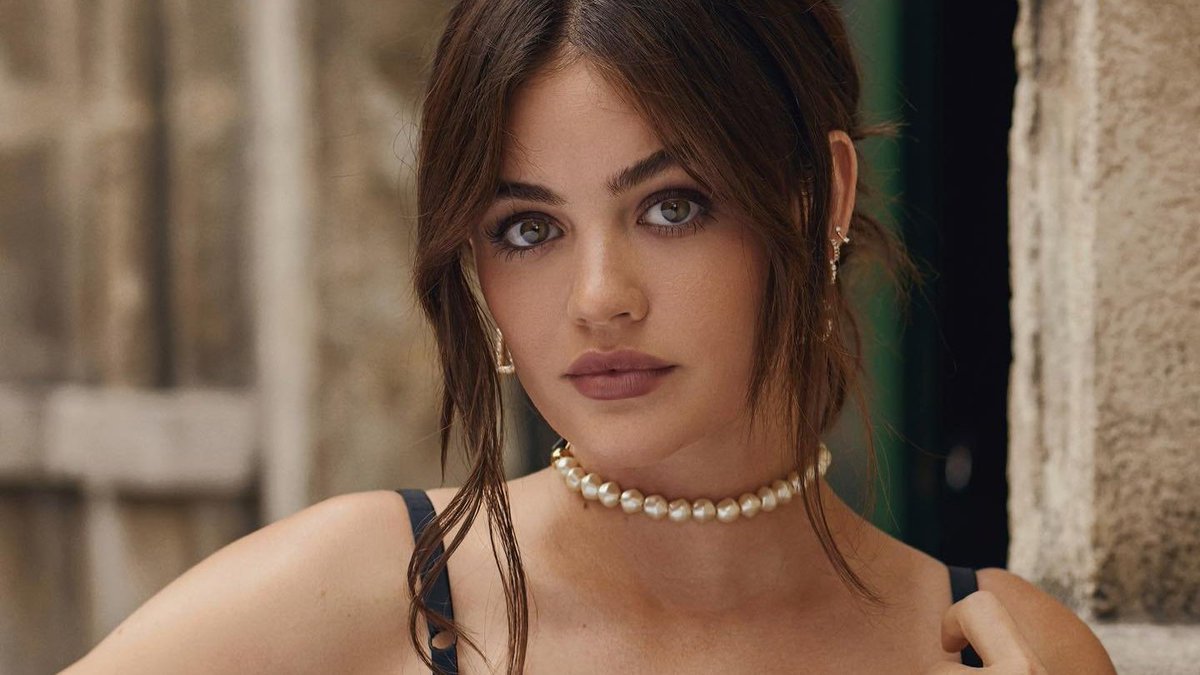 Our gallery has been updated with Lucy's most recent photoshoots lucy-hale.net/gallery/index.… #LucyHale