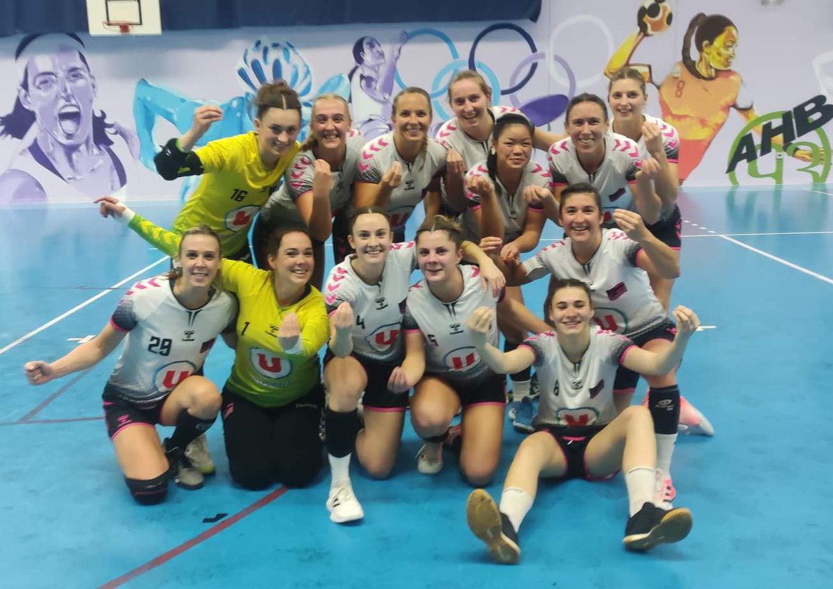 𝗟𝗘𝗦 𝗥𝗢𝗦𝗘 𝗘𝗧 𝗡𝗢𝗜𝗥 𝗖𝗢𝗡𝗧𝗜𝗡𝗨𝗘𝗡𝗧 𝗟𝗘𝗨𝗥 𝗦𝗔𝗡𝗦-𝗙𝗔𝗨𝗧𝗘 👊✊👏💪
VICTOIREEEEEE des Roz Hand'Du 29 ce soir à Aulnay 25 à 24 dans une rencontre serrée durant soixante minutes.
Félicitations au groupe ainsi qu'au staff 👍
6/6 😀👏