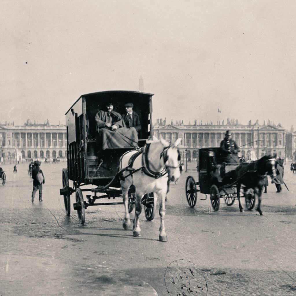 Se promener ce week-end place de la Concorde... oui mais en 1900... #Paris #vintage #photo paris-visites-guidees.com