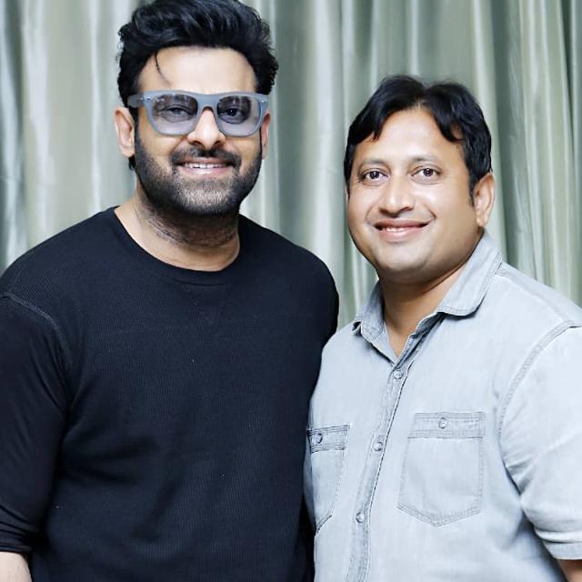 SKNonline's tweet photo. Birthday wishes to the coolest and purest pan-India star Darling  #Prabhas garu 🎂

His hard work down to earth nature and good heart will takes him to places ❣️

#HBDPrabhas
#HappyBirthdayPrabhas https://t.co/9YWFarl9n7