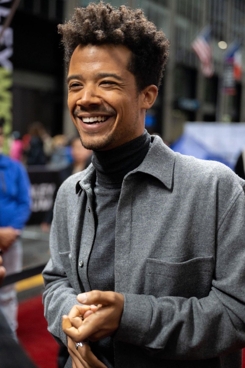 lestatbabygirl's tweet photo. jacob anderson smiling, that’s the tweet https://t.co/1VtINiCj1u